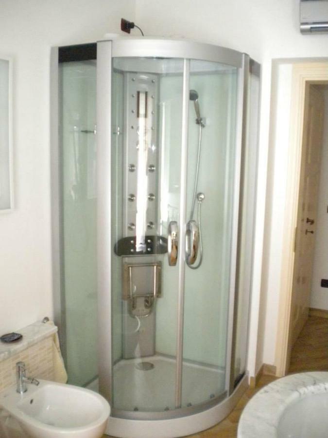 Il Nido Apartment Rezzonico Luaran gambar